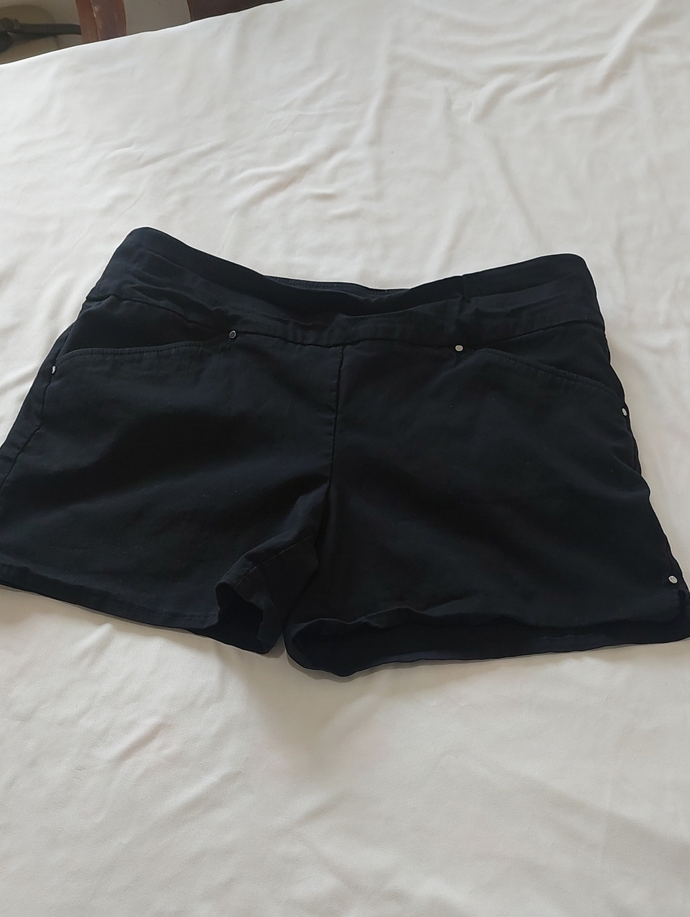 INC International Concepts Black Casual Stretch Bermuda Shorts.Size 10